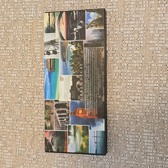 URBAN DECAY Born to Run Eyeshadow Palette - Picture 3 of 3